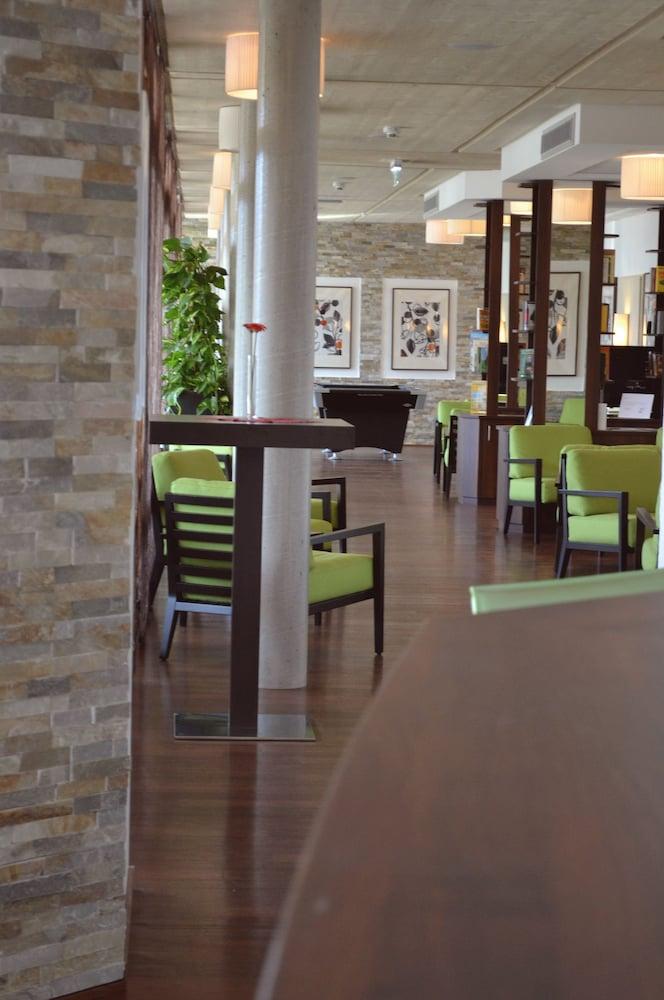 Educare Hotel Treffen Kültér fotó